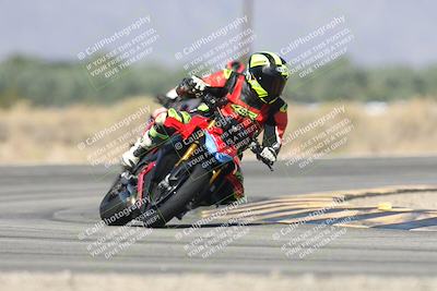 media/Oct-13-2025-Moto Forza (Mon) [[a66d839500]]/3-B Group/Session 3 (Turn 16)/